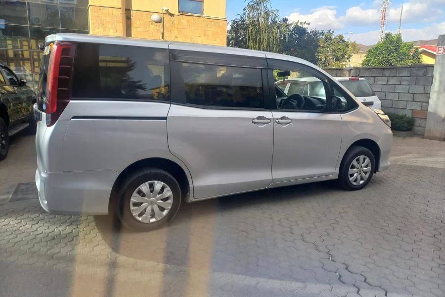 Toyota Noah for Hire in Nairobi – 7 Seater Van