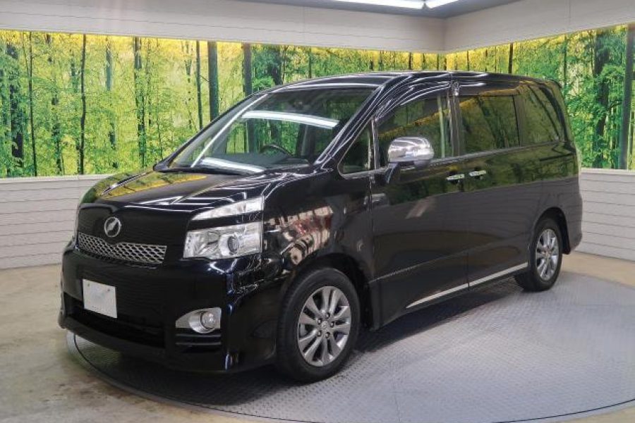 Toyota Voxy for Hire in Nairobi – 7 Seater Van