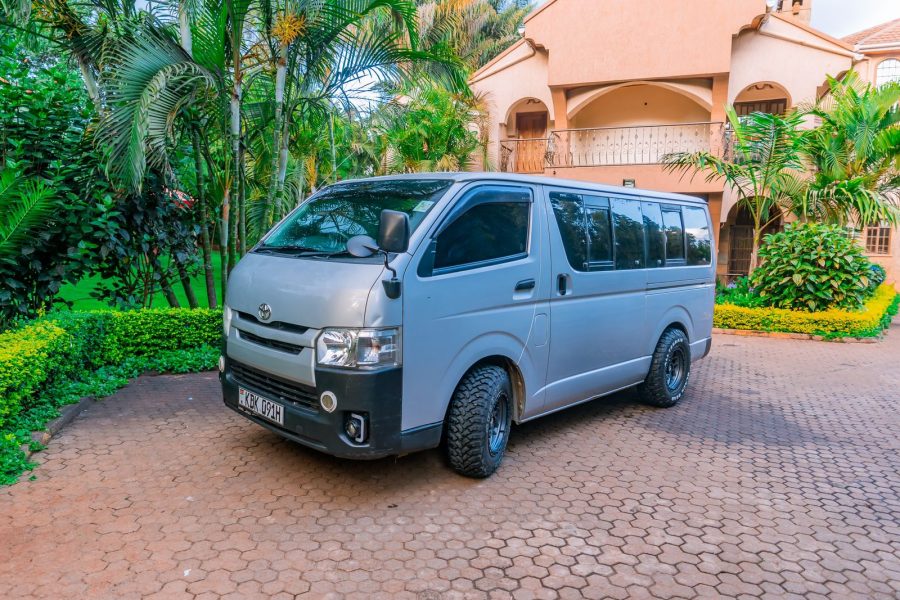 10 Seater Van for Hire – Toyota HiAce 7L